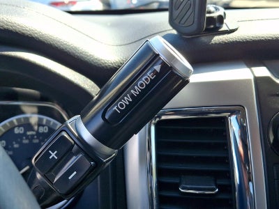 2019 Nissan Titan 4x4 Crew Cab SV