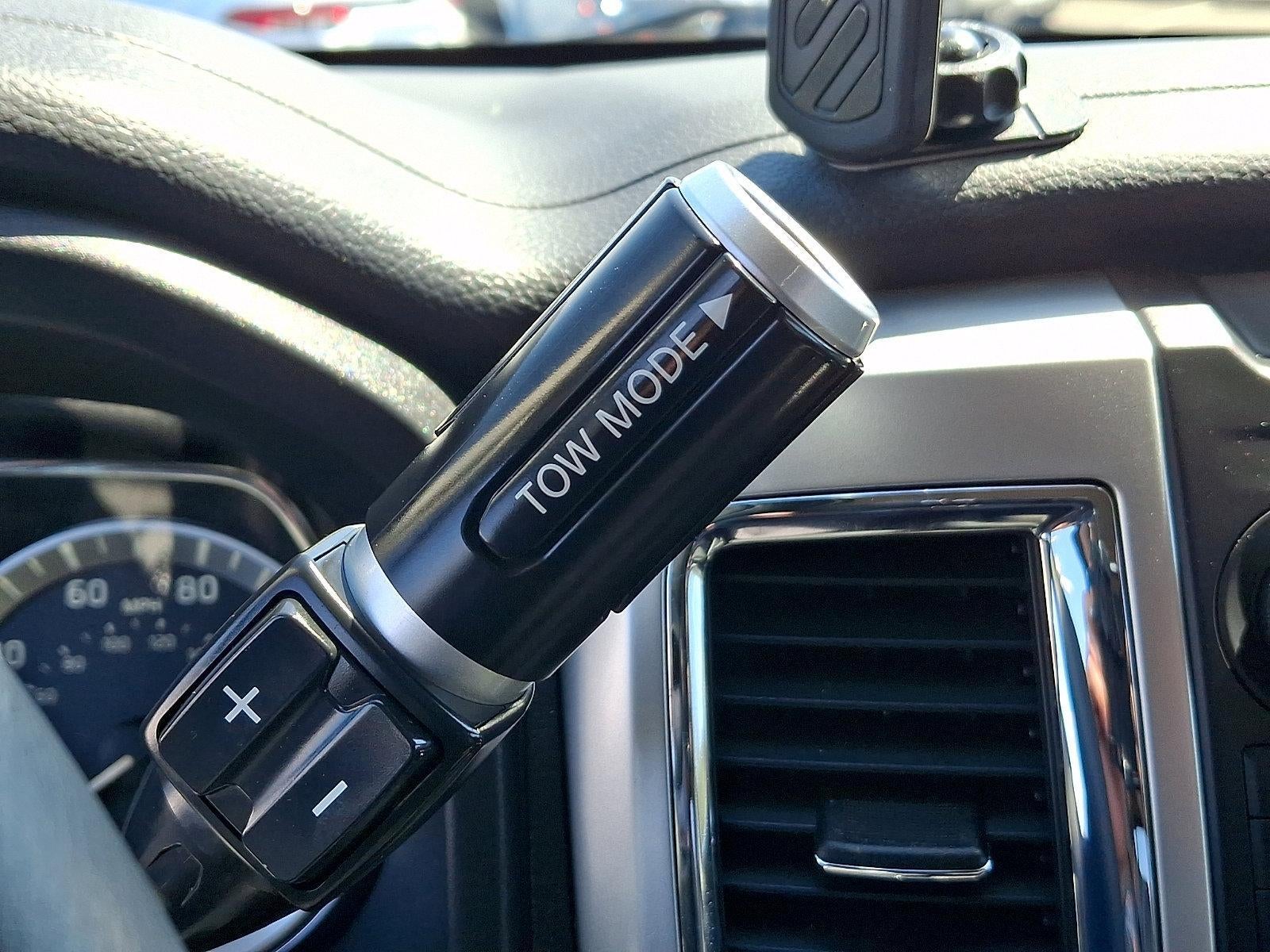 2019 Nissan Titan 4x4 Crew Cab SV