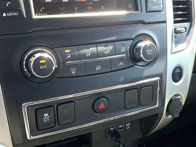 2019 Nissan Titan 4x4 Crew Cab SV