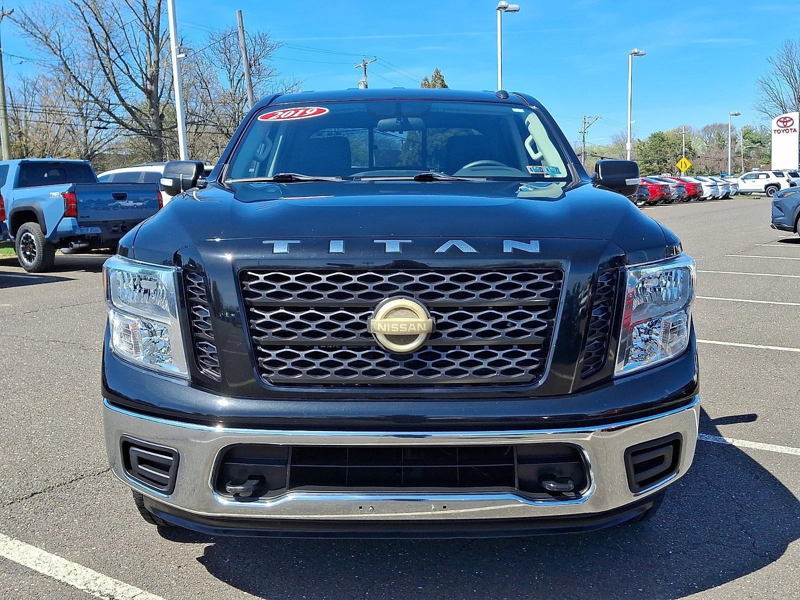 2019 Nissan Titan 4x4 Crew Cab SV