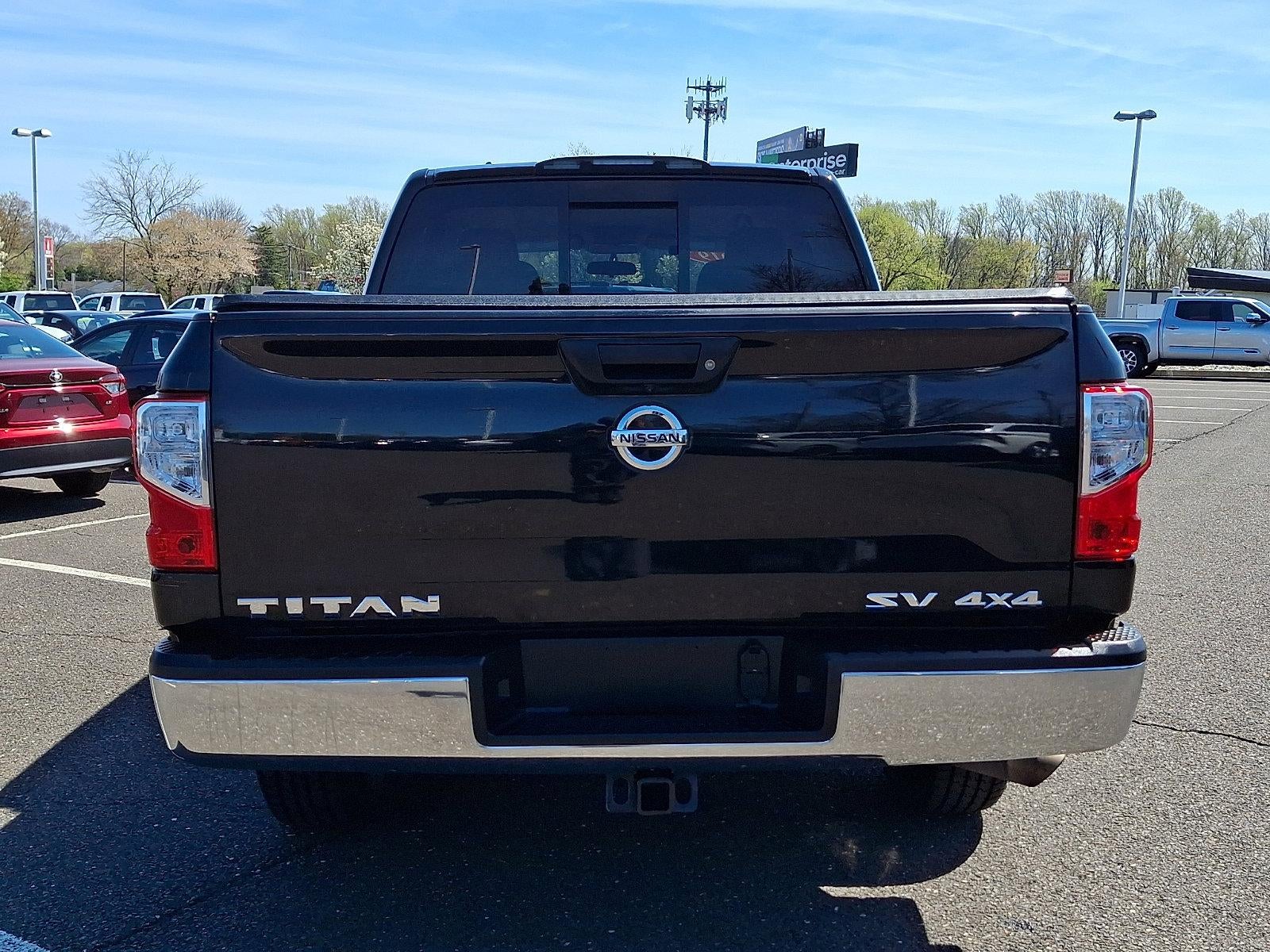 2019 Nissan Titan 4x4 Crew Cab SV