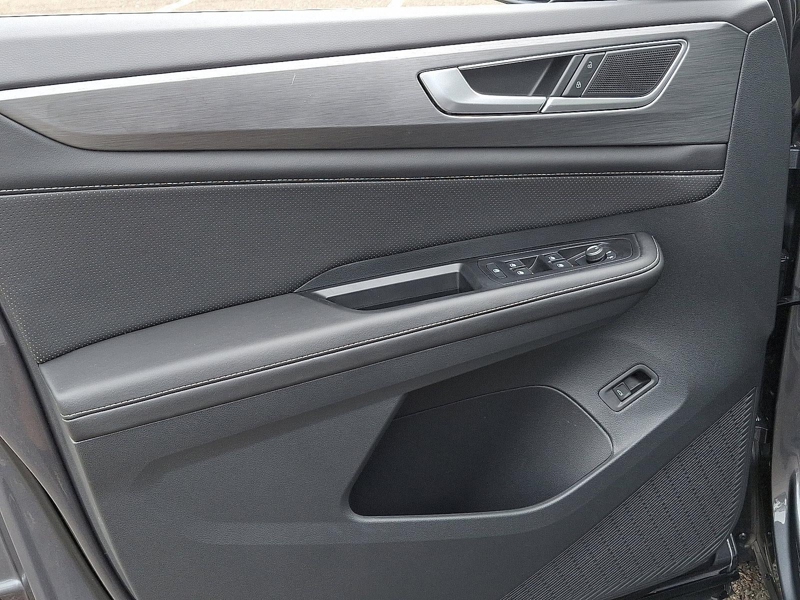 2025 Volkswagen Atlas Cross Sport 2.0T SE w/Technology 4MOTION