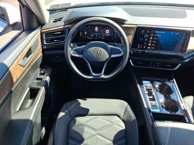 2025 Volkswagen Atlas 2.0T SE w/Technology 4MOTION