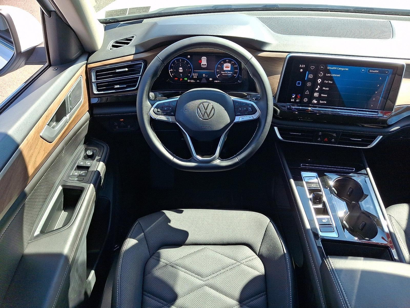 2025 Volkswagen Atlas 2.0T SE w/Technology 4MOTION