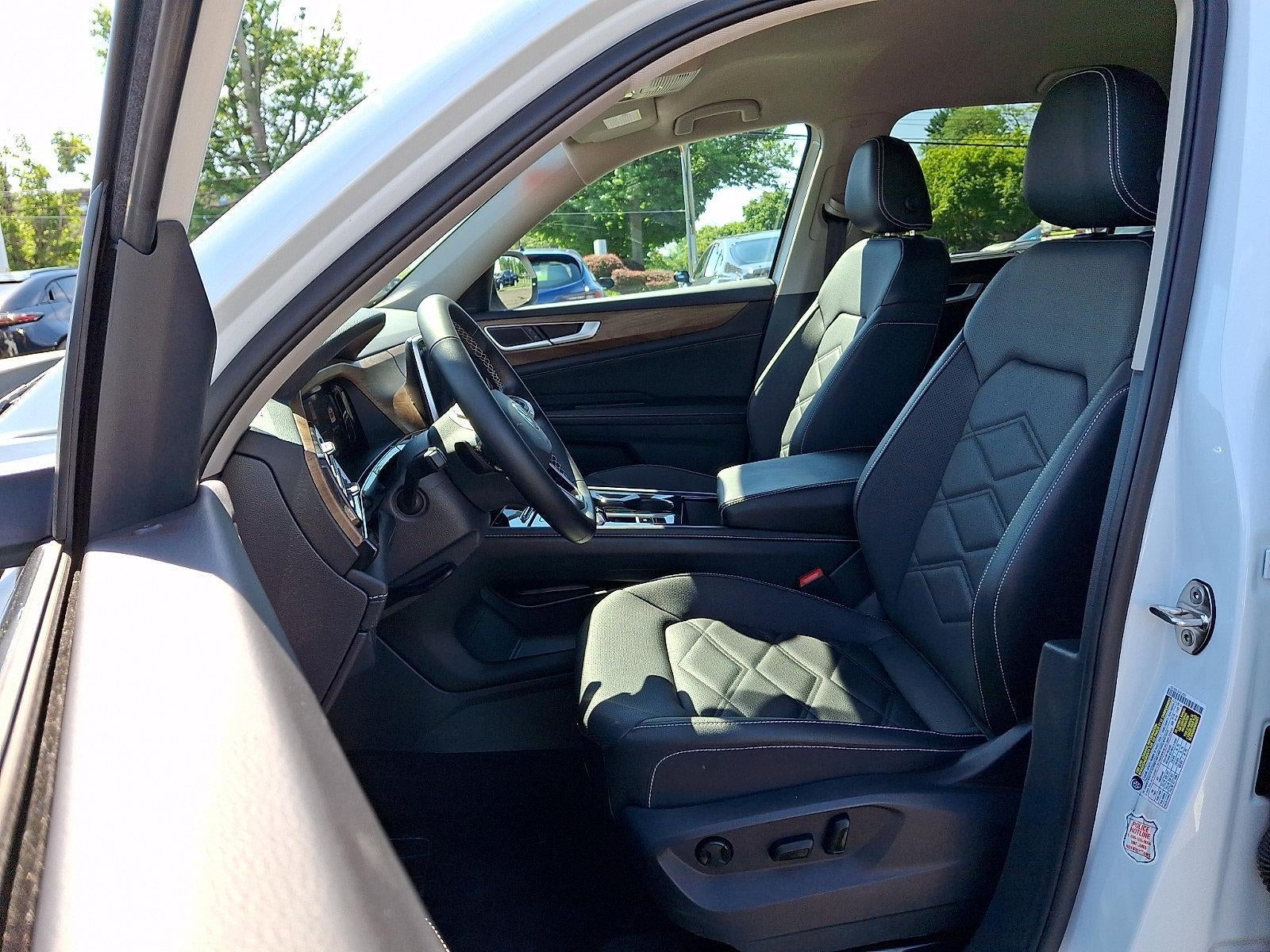 2025 Volkswagen Atlas 2.0T SE w/Technology 4MOTION
