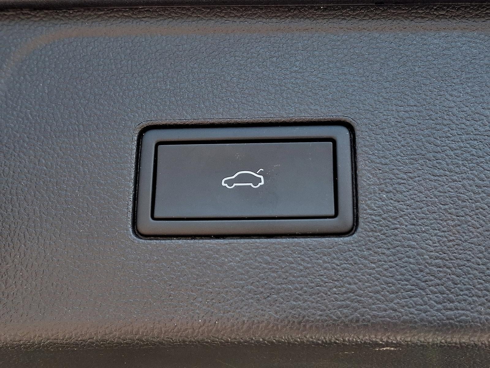 2025 Volkswagen Atlas 2.0T SE w/Technology FWD