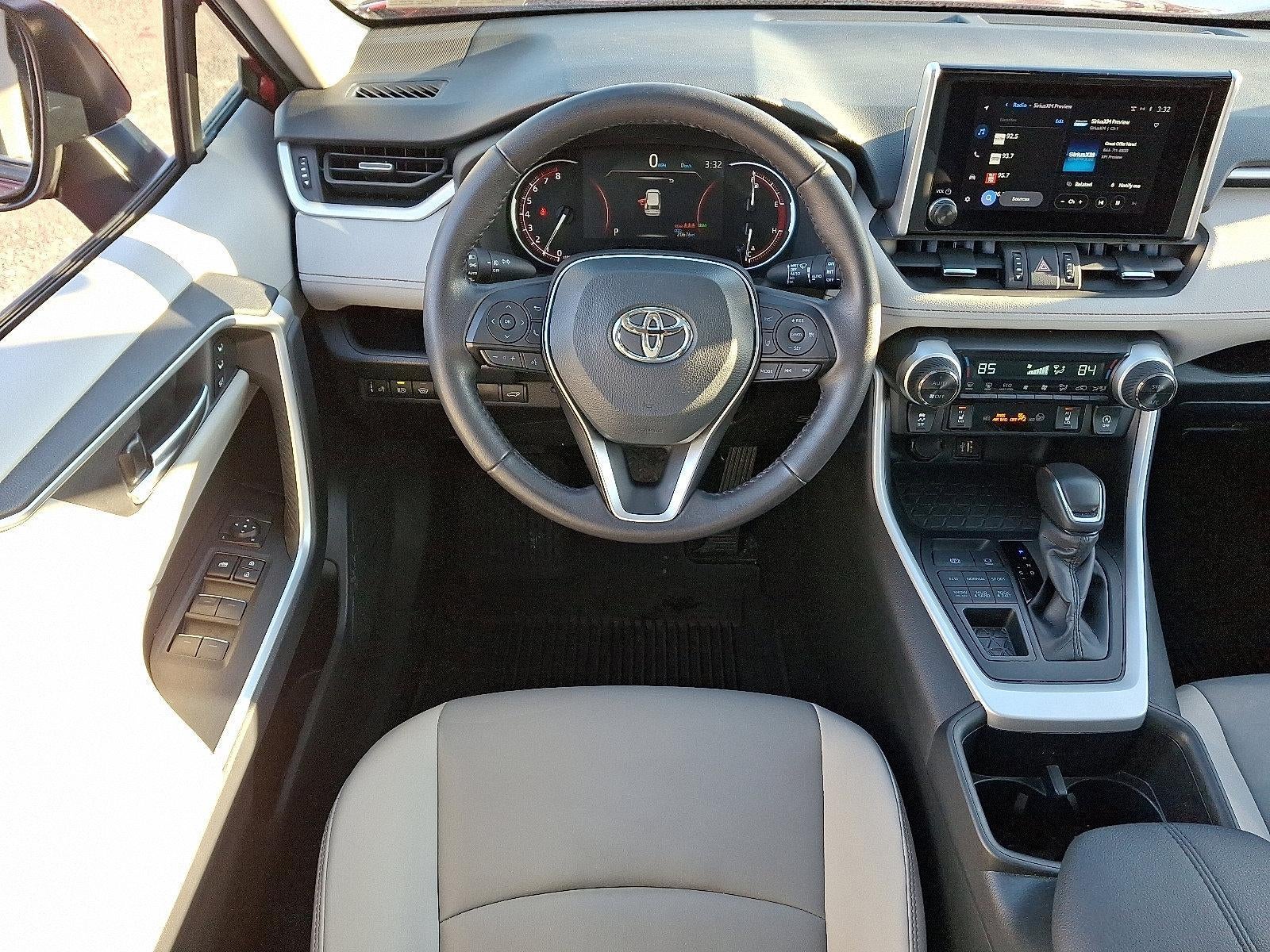 2025 Toyota RAV4 XLE Premium AWD (Natl)