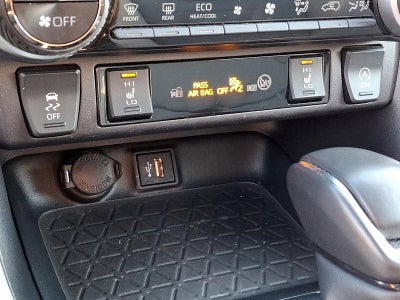 2025 Toyota RAV4 XLE Premium AWD (Natl)