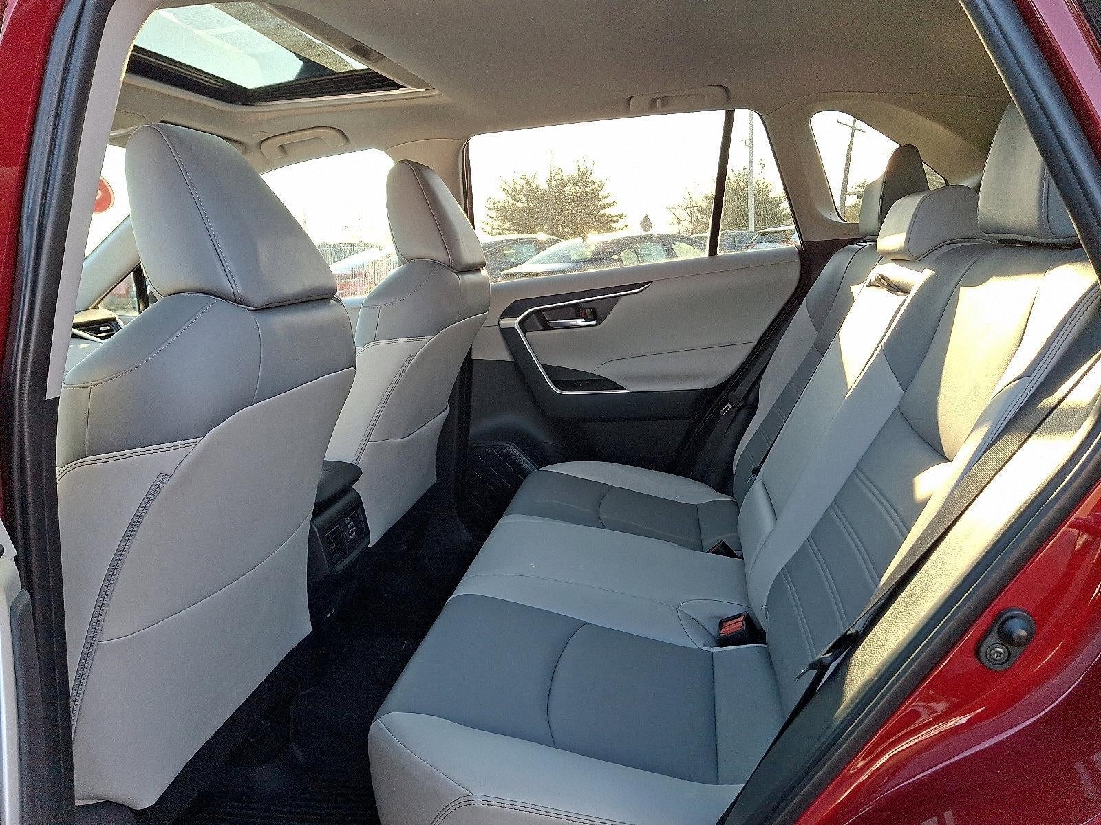 2025 Toyota RAV4 XLE Premium AWD (Natl)