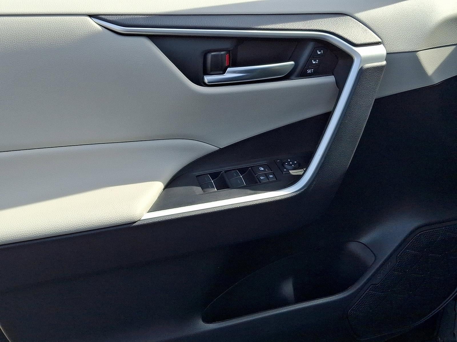 2025 Toyota RAV4 XLE Premium AWD (Natl)