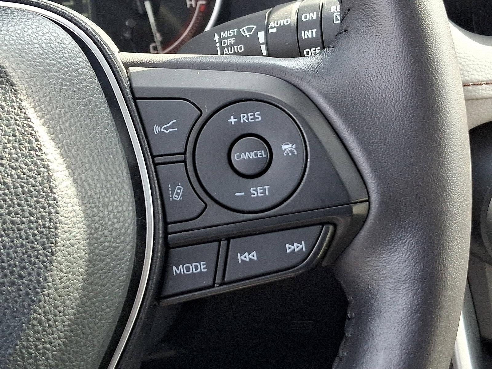 2025 Toyota RAV4 XLE Premium AWD (Natl)