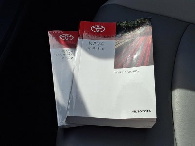 2025 Toyota RAV4 XLE Premium AWD (Natl)