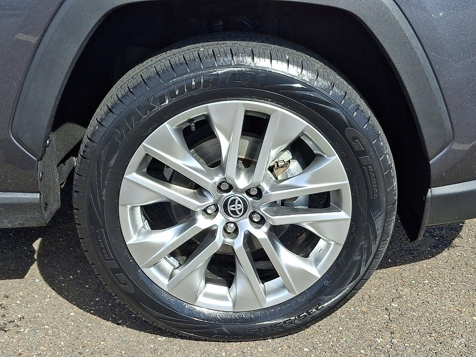 2025 Toyota RAV4 XLE Premium AWD (Natl)