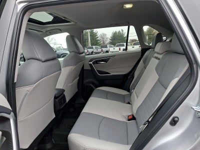 2025 Toyota RAV4 XLE Premium AWD (Natl)