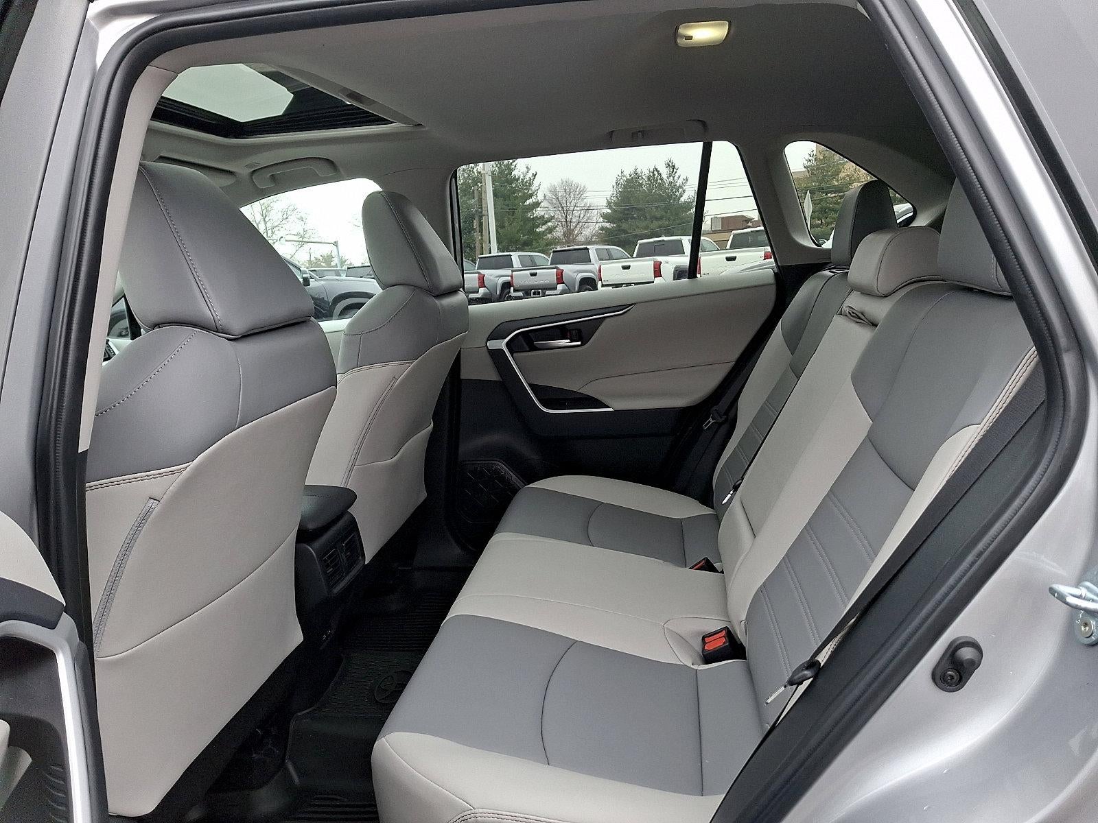 2025 Toyota RAV4 XLE Premium AWD (Natl)