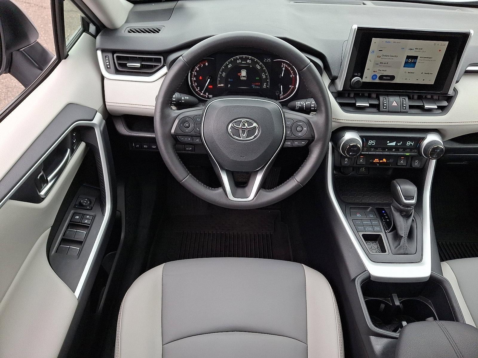 2025 Toyota RAV4 XLE Premium AWD (Natl)