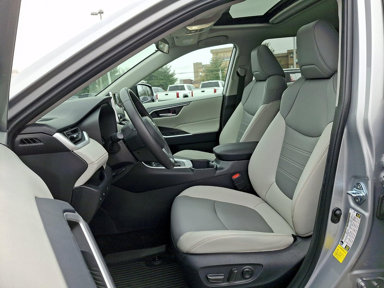 2025 Toyota RAV4 XLE Premium AWD (Natl)