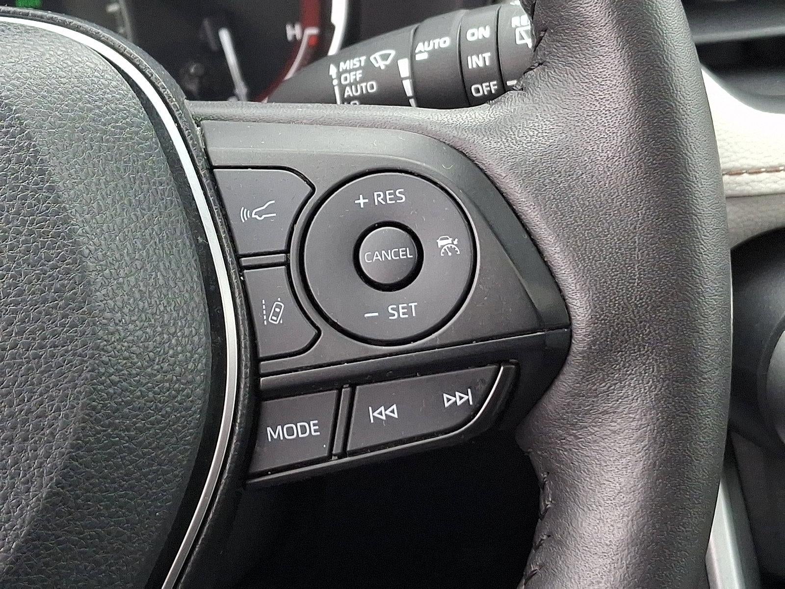 2025 Toyota RAV4 XLE Premium AWD (Natl)