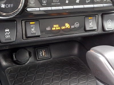 2025 Toyota RAV4 XLE Premium AWD (Natl)