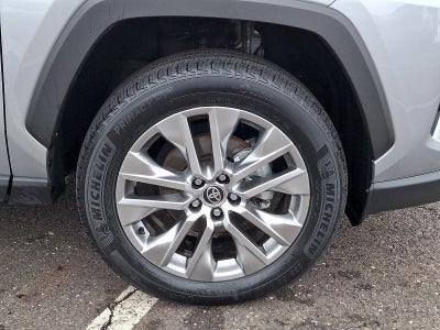 2025 Toyota RAV4 XLE Premium AWD (Natl)