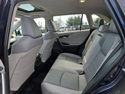 2025 Toyota RAV4 XLE Premium AWD (Natl)