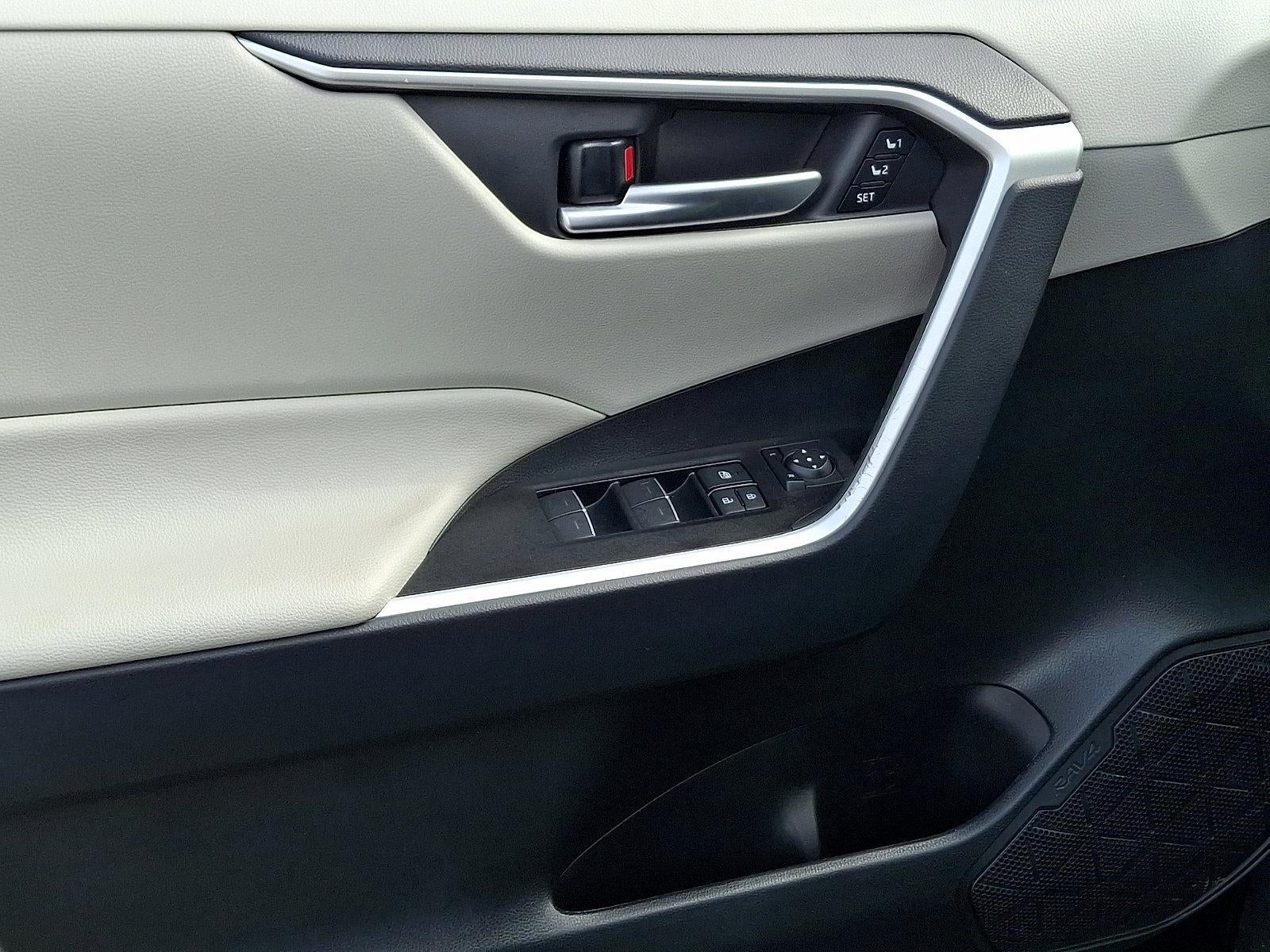 2025 Toyota RAV4 XLE Premium AWD (Natl)