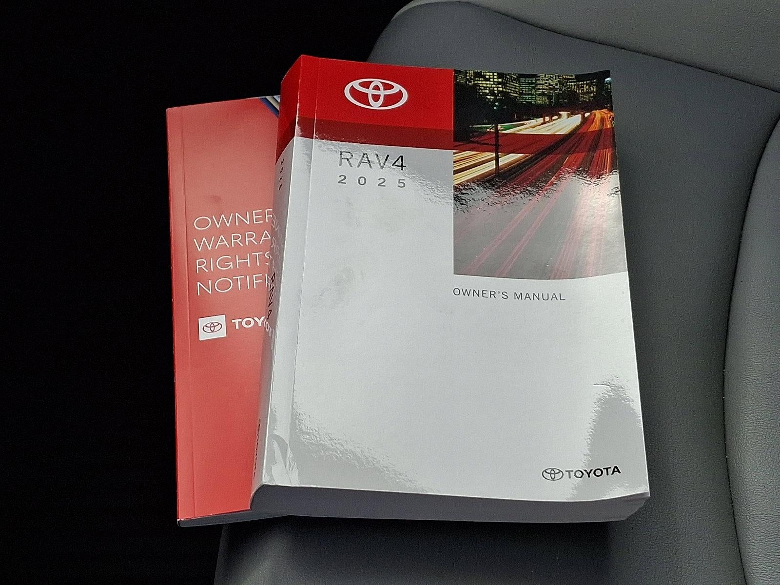 2025 Toyota RAV4 XLE Premium AWD (Natl)