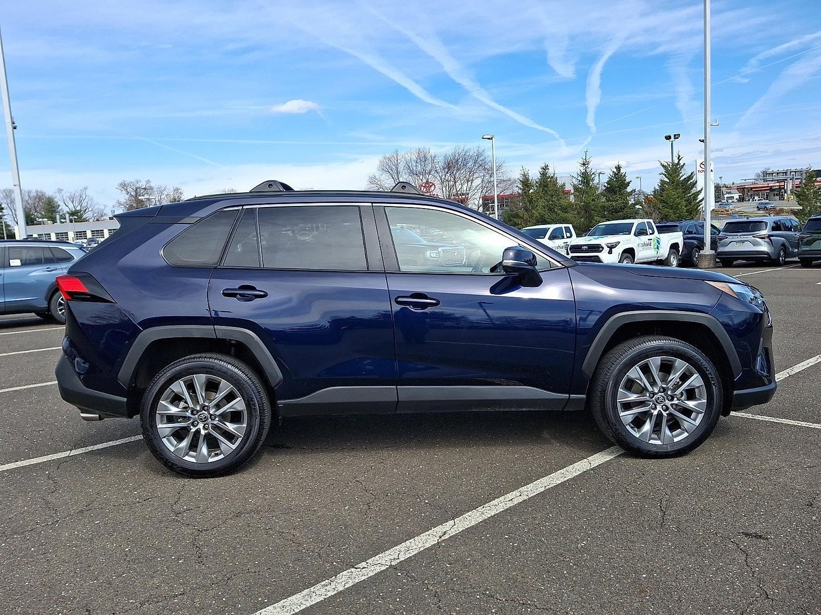 2025 Toyota RAV4 XLE Premium AWD (Natl)