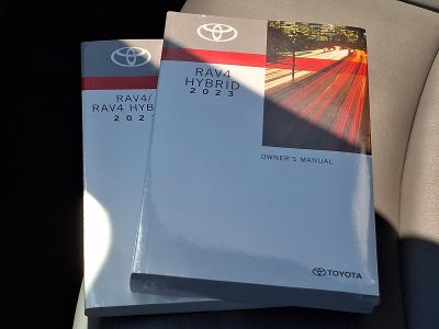 2023 Toyota RAV4 Hybrid XLE Premium AWD (Natl)