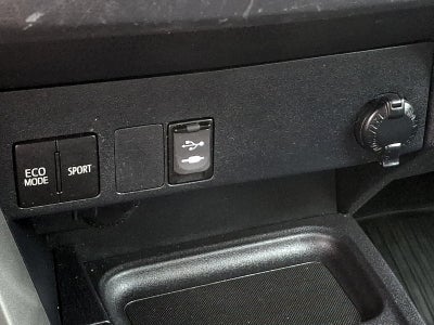 2018 Toyota RAV4 LE AWD (Natl)