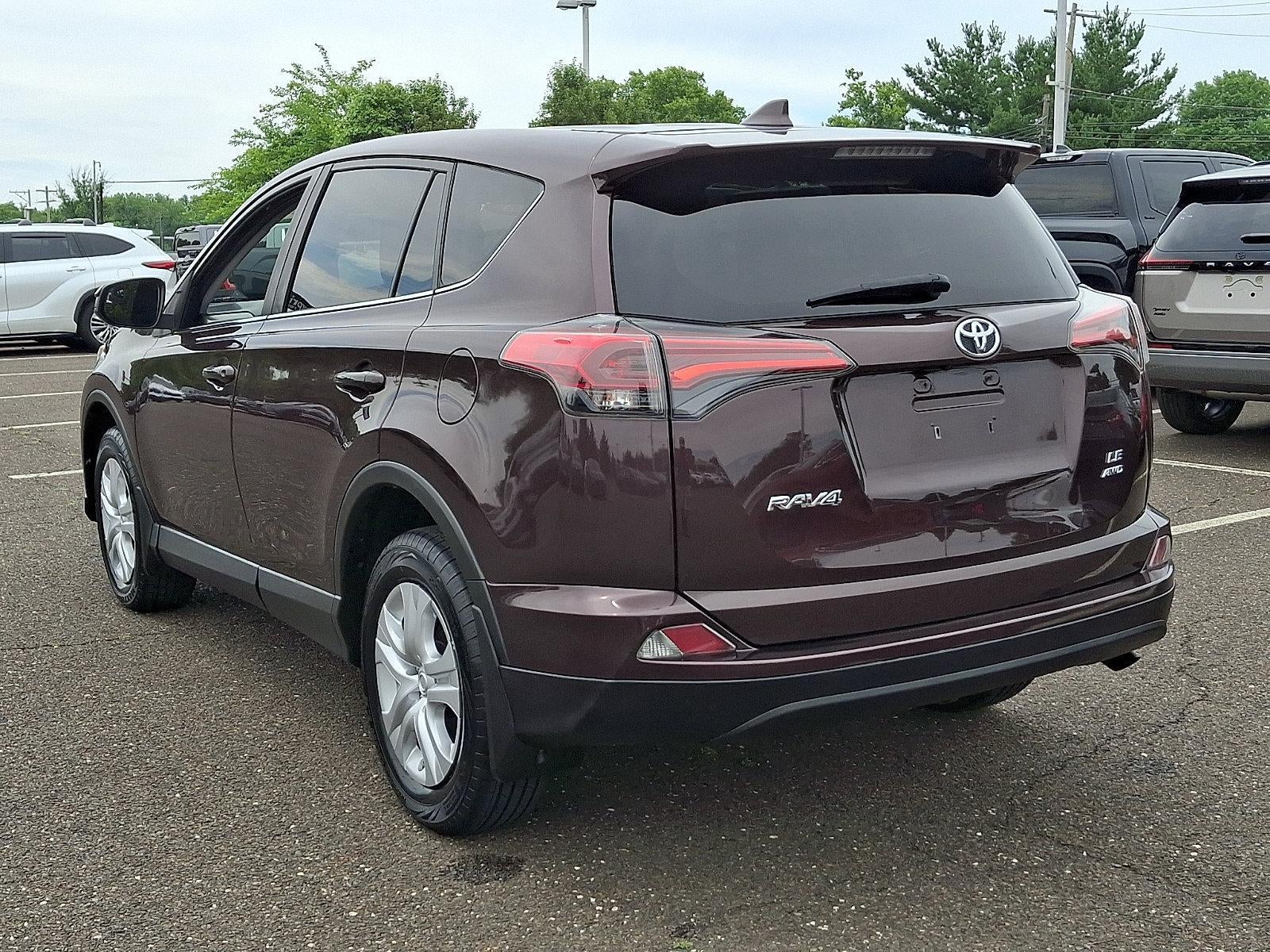 2018 Toyota RAV4 LE AWD (Natl)