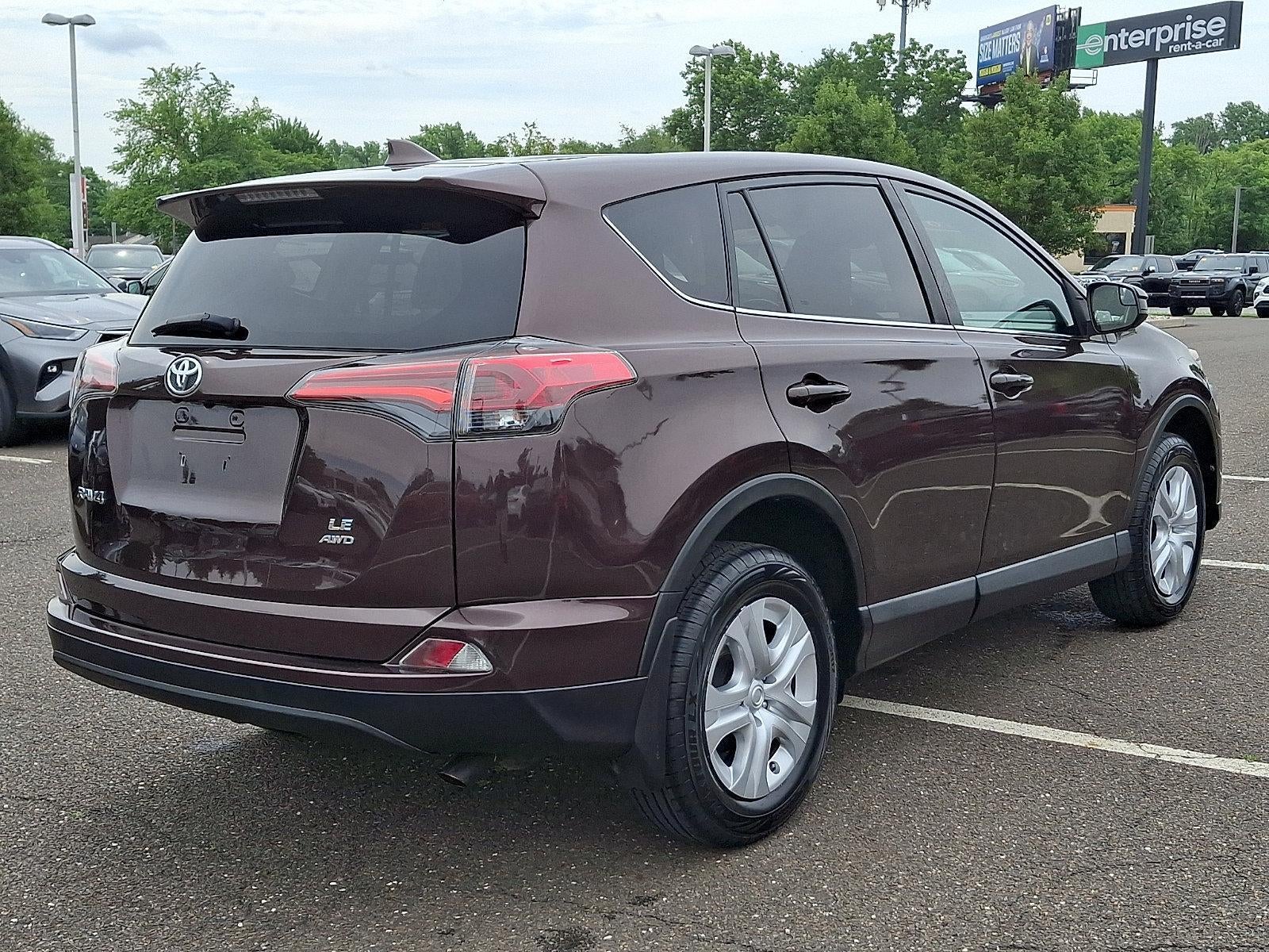 2018 Toyota RAV4 LE AWD (Natl)