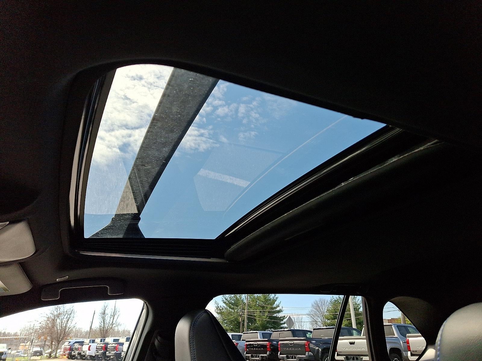 2025 Toyota RAV4 Hybrid XSE AWD (Natl)