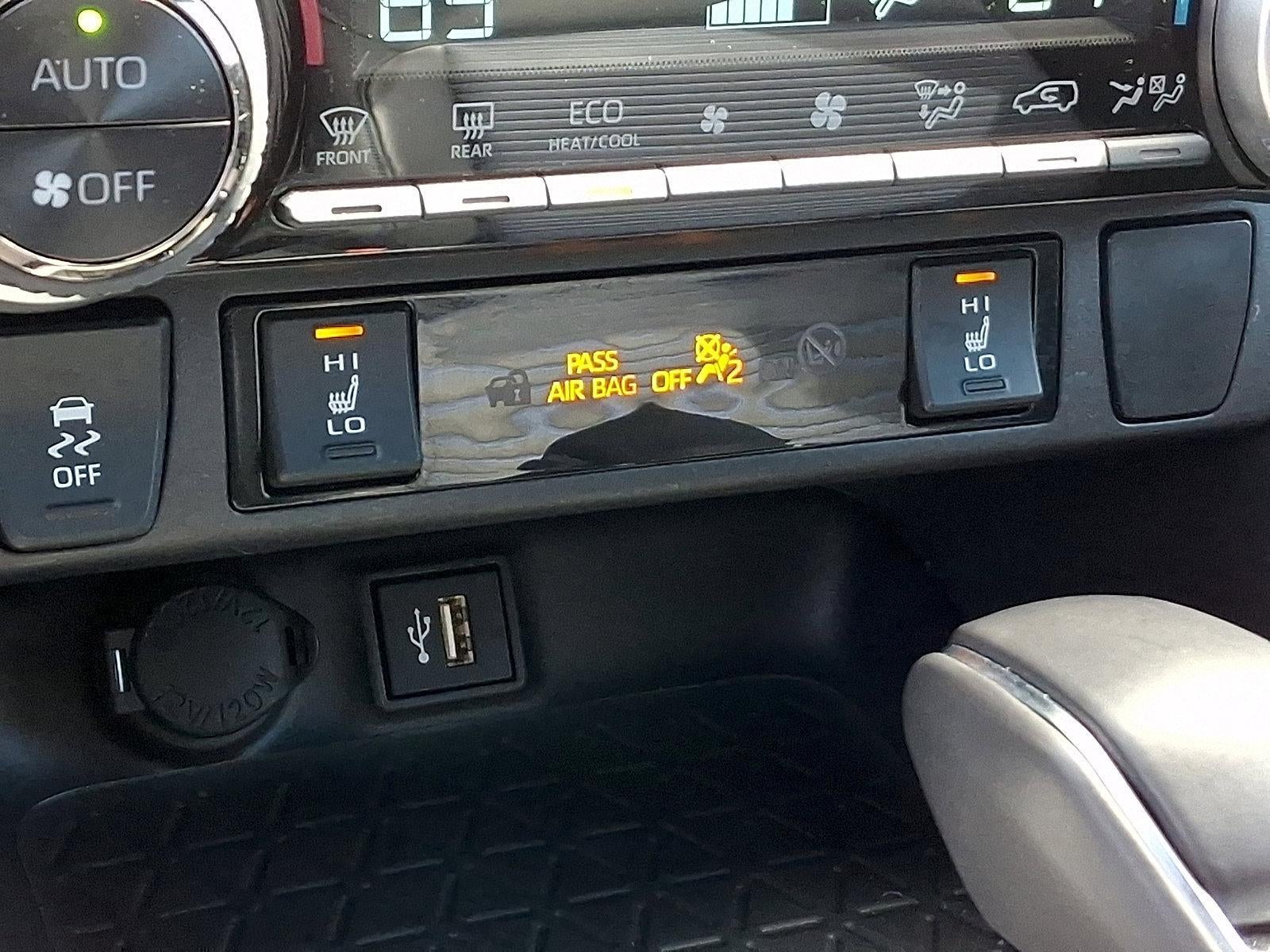 2025 Toyota RAV4 Hybrid XSE AWD (Natl)