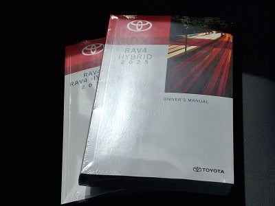 2025 Toyota RAV4 Hybrid XSE AWD (Natl)