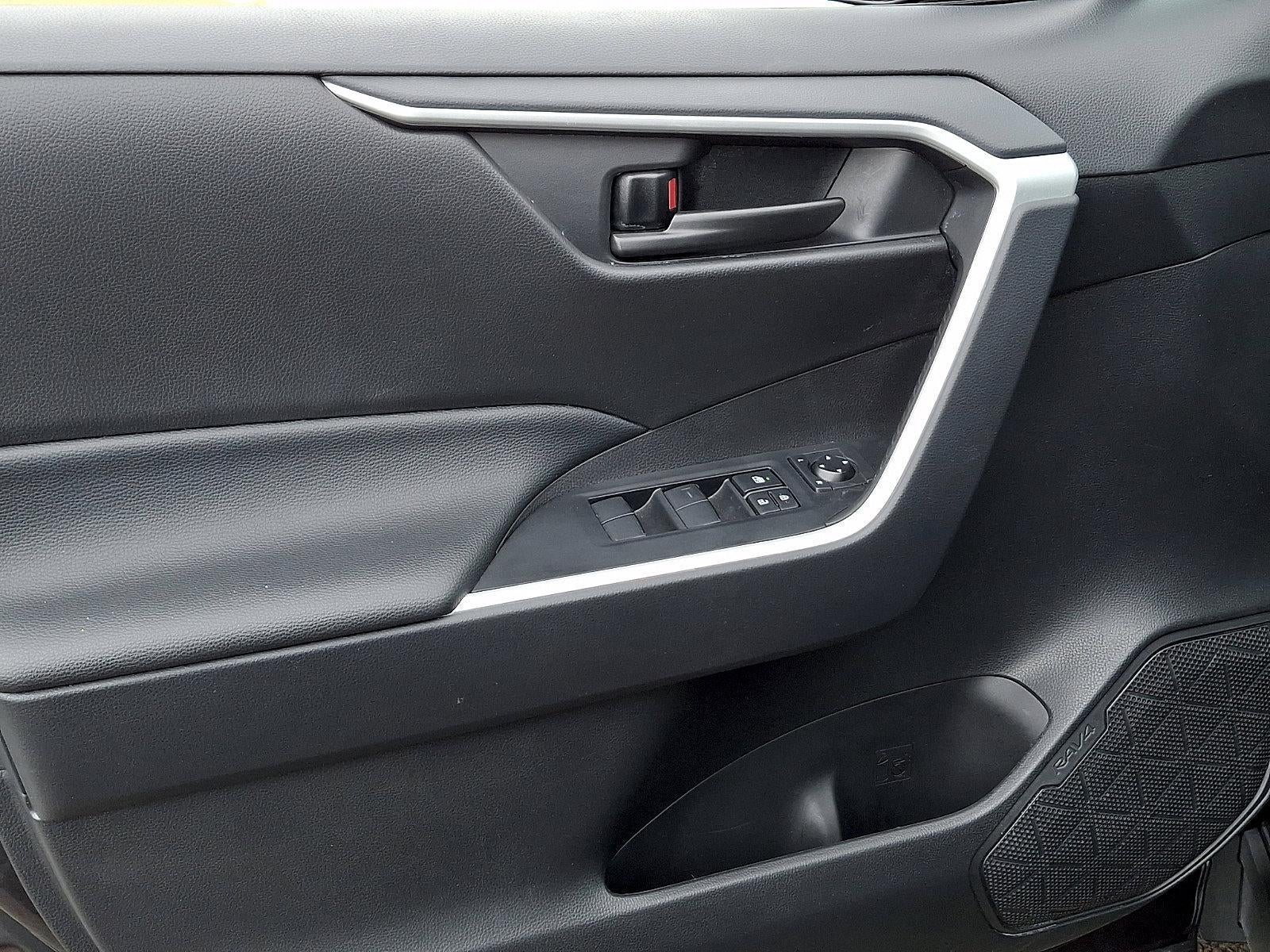 2025 Toyota RAV4 LE AWD (Natl)