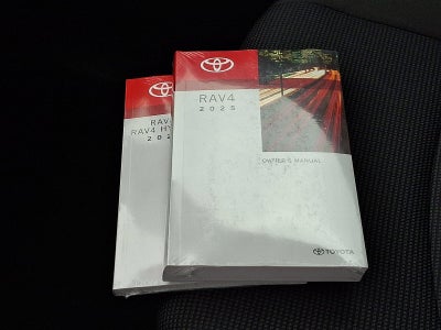 2025 Toyota RAV4 LE AWD (Natl)
