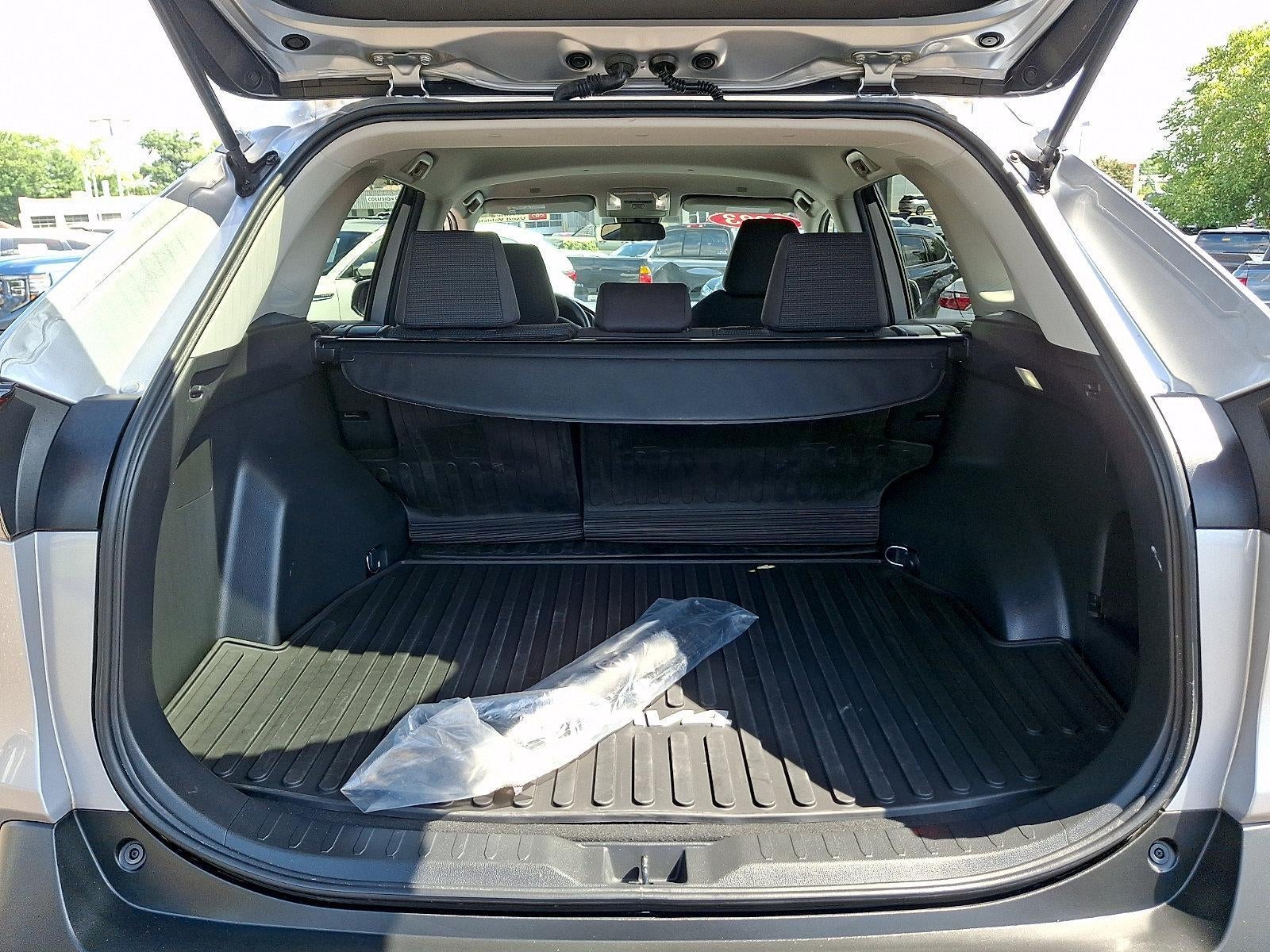 2023 Toyota RAV4 LE AWD (Natl)