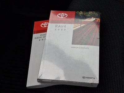 2025 Toyota RAV4 LE AWD (Natl)