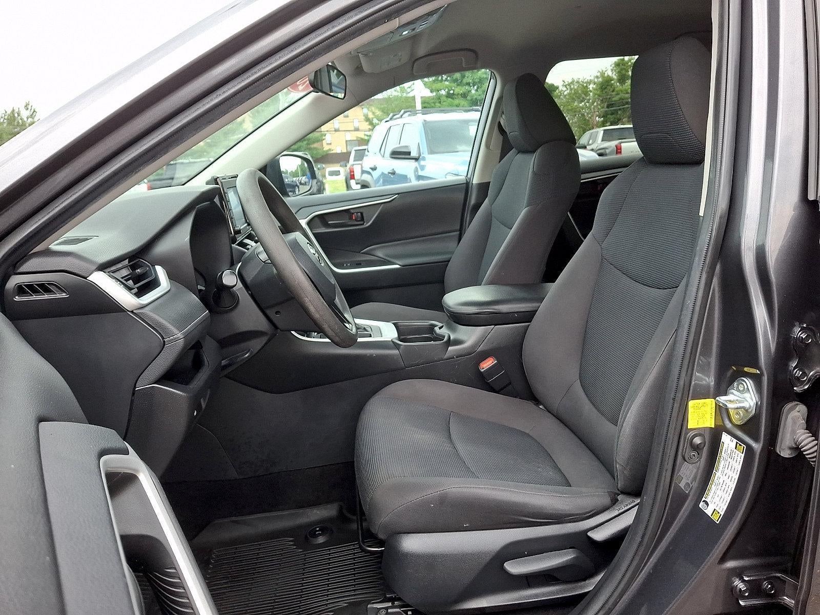 2021 Toyota RAV4 LE FWD (Natl)