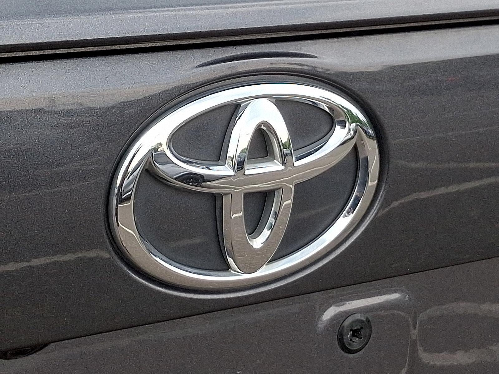 2021 Toyota RAV4 LE FWD (Natl)