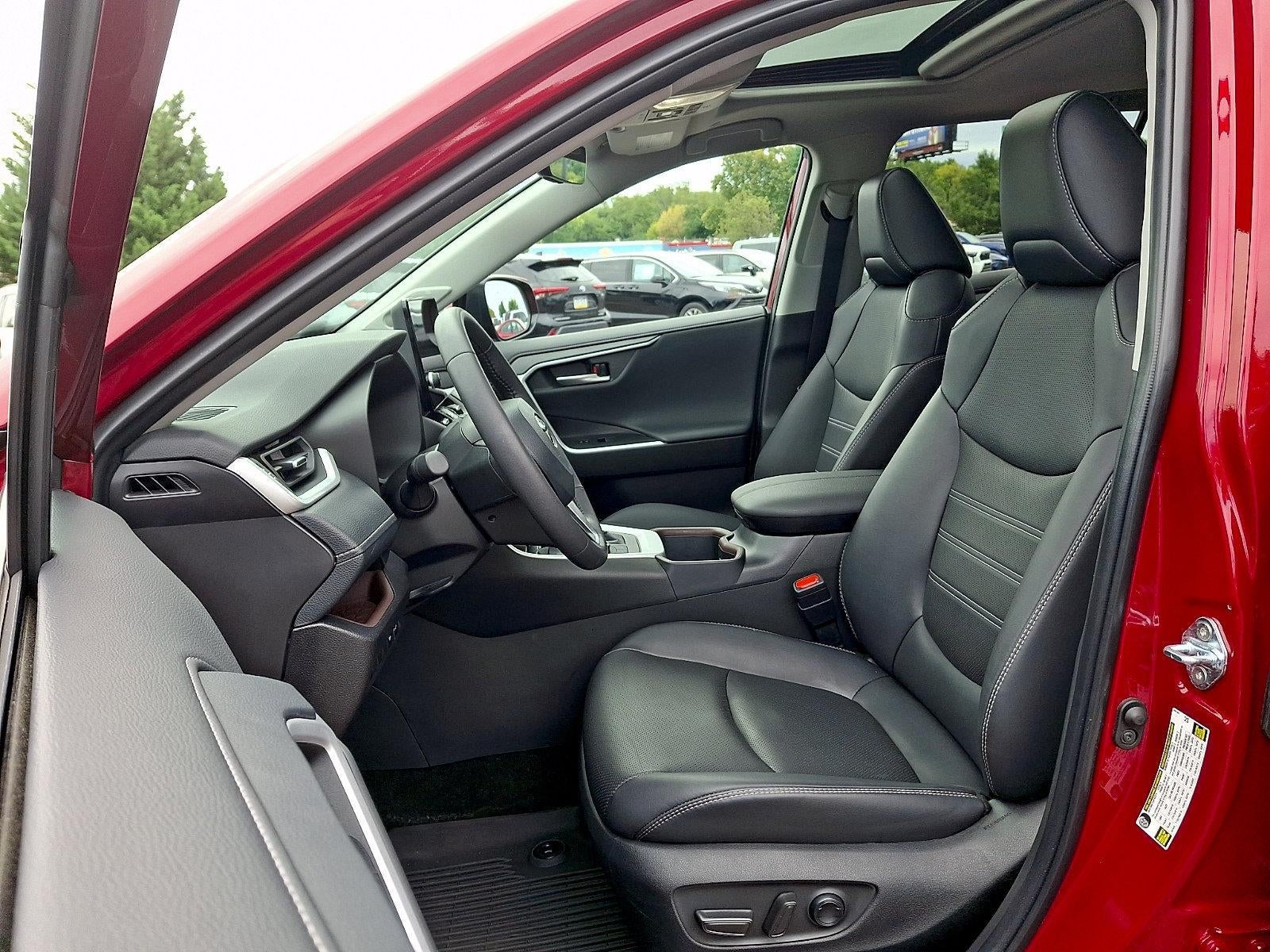 2025 Toyota RAV4 Limited AWD (GS)