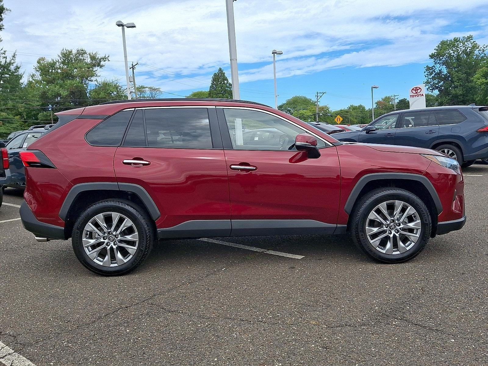 2025 Toyota RAV4 Limited AWD (GS)