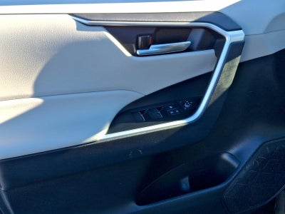 2025 Toyota RAV4 XLE AWD (Natl)