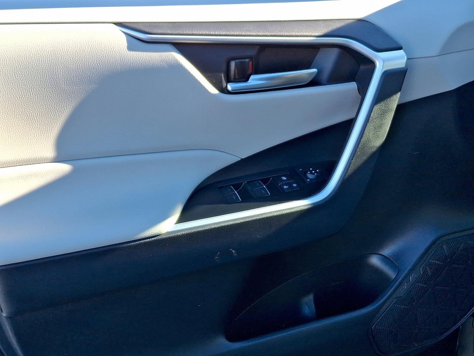 2025 Toyota RAV4 XLE AWD (Natl)