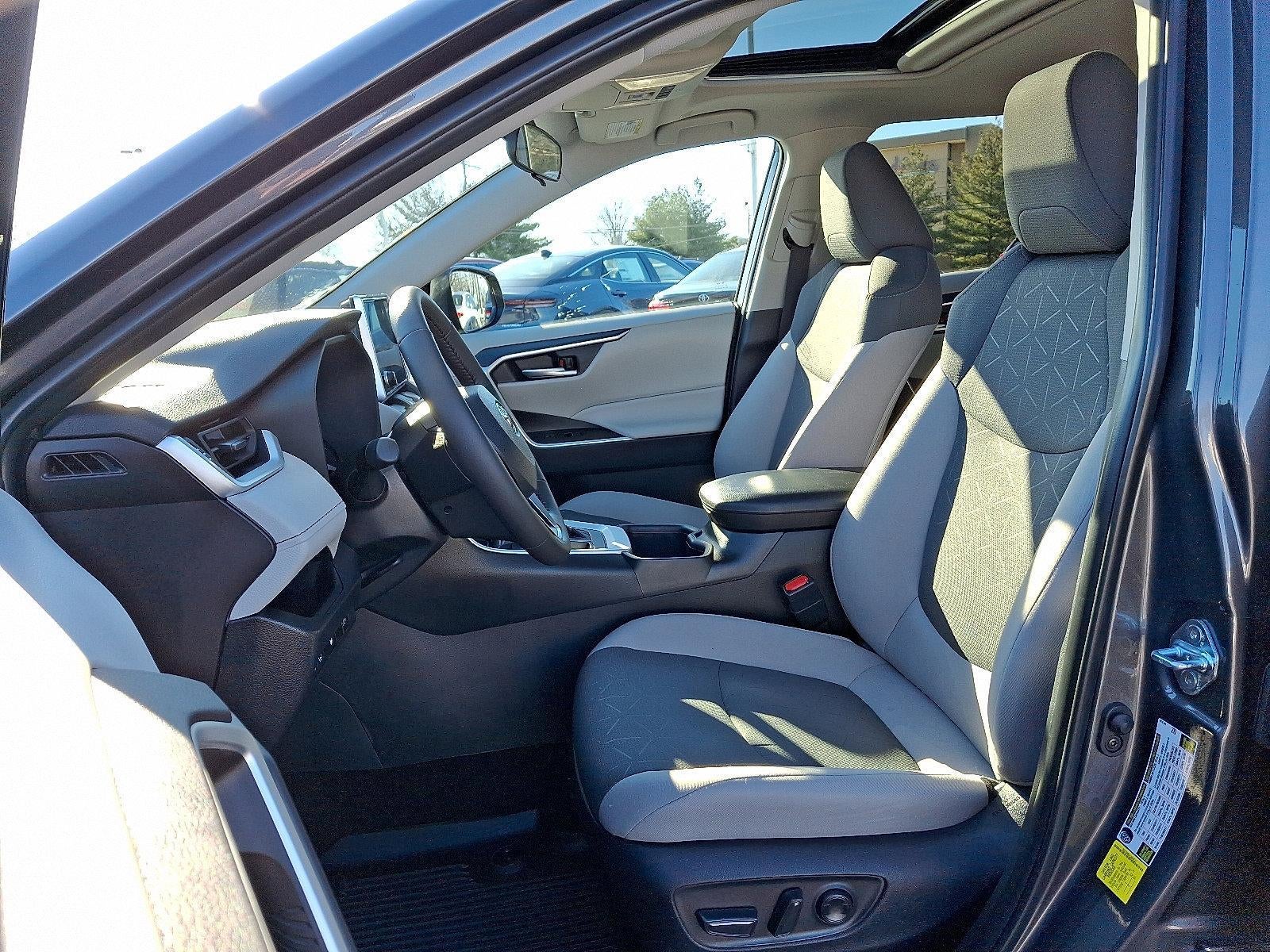 2025 Toyota RAV4 XLE AWD (Natl)