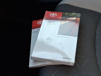 2025 Toyota RAV4 XLE AWD (Natl)