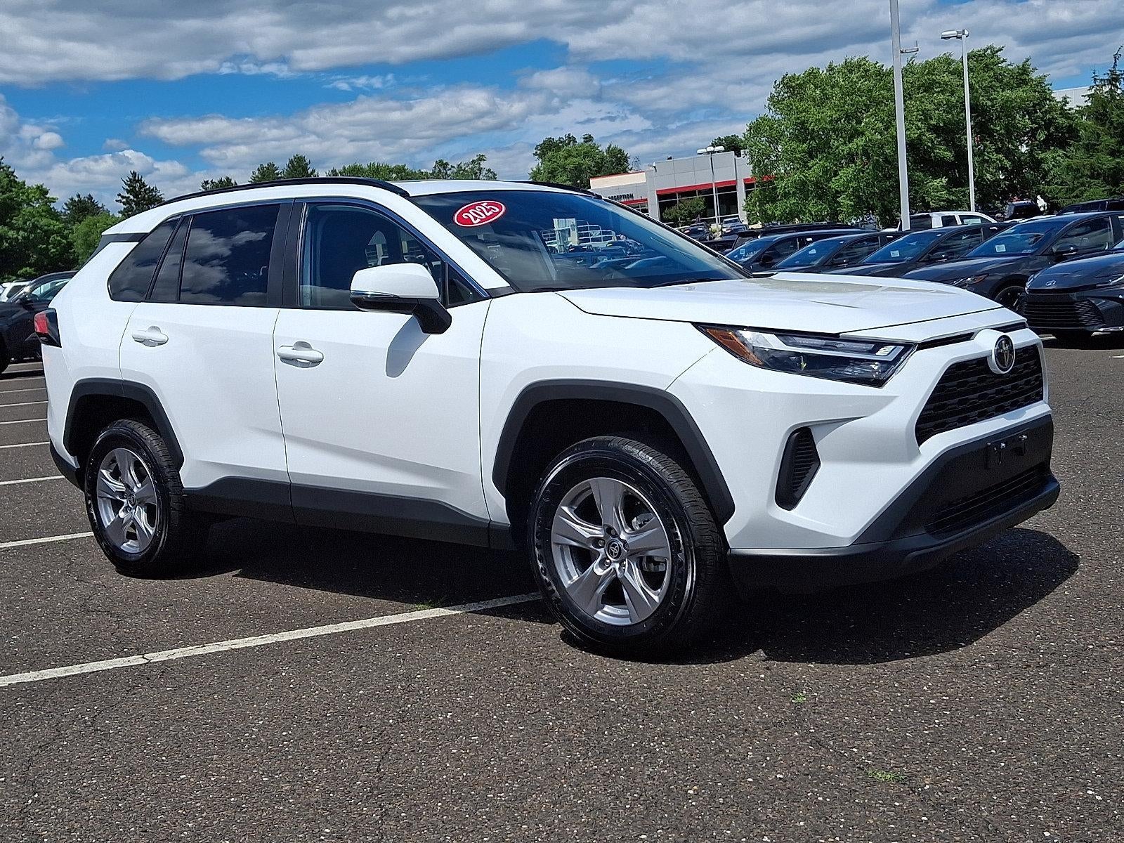 2025 Toyota RAV4 XLE AWD (Natl)