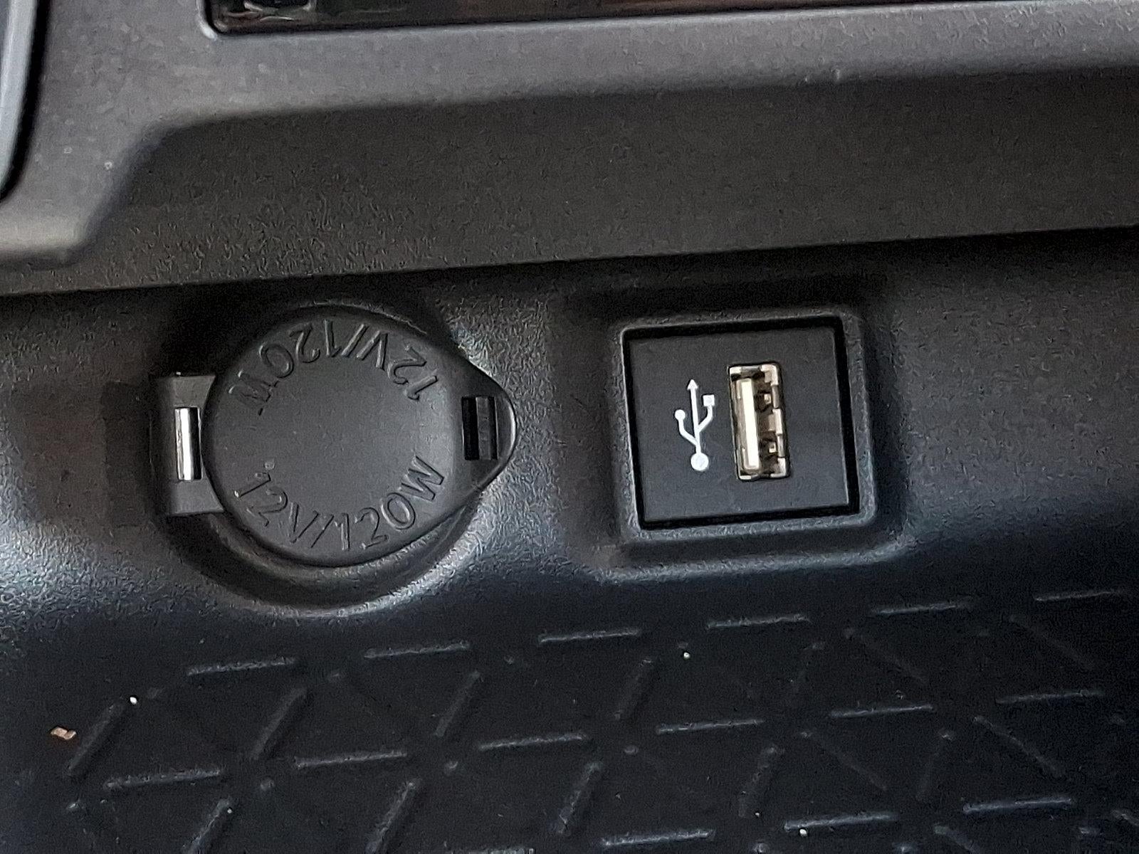2025 Toyota RAV4 XLE AWD (Natl)