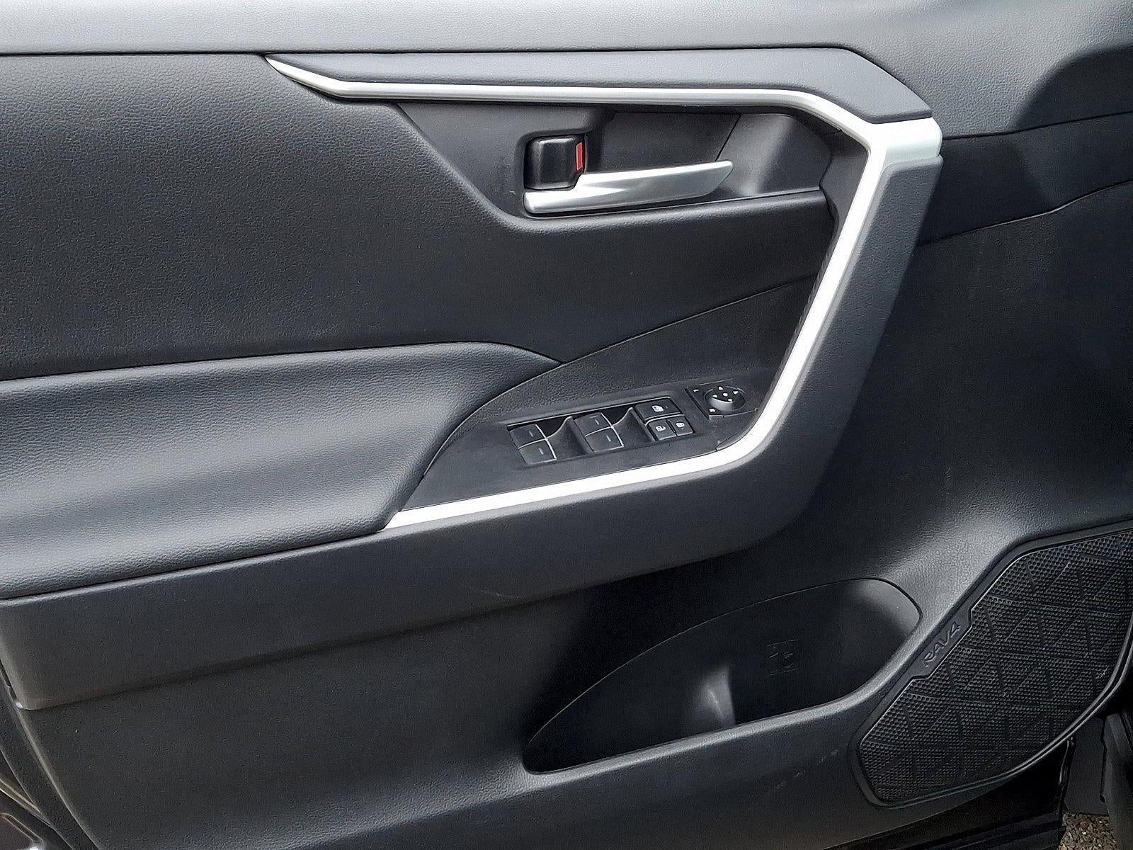 2025 Toyota RAV4 XLE AWD (Natl)